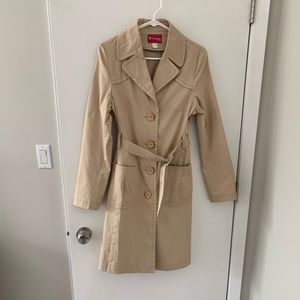 Women’s Trench Coat in Beige